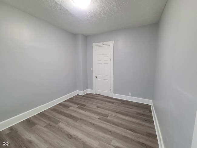 Building Photo - 972 N Belleview Pl