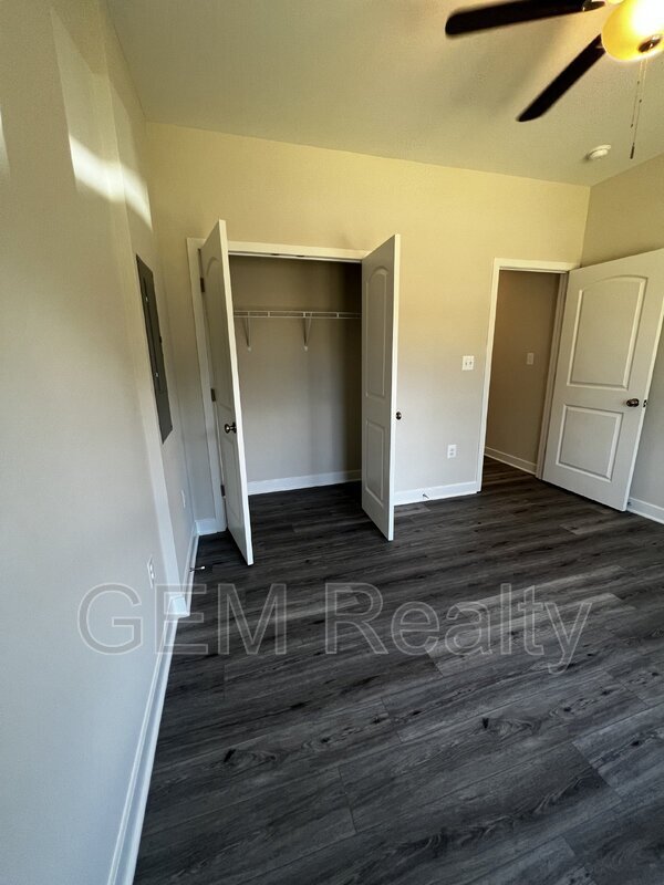 Building Photo - 38 Meadow View Ln