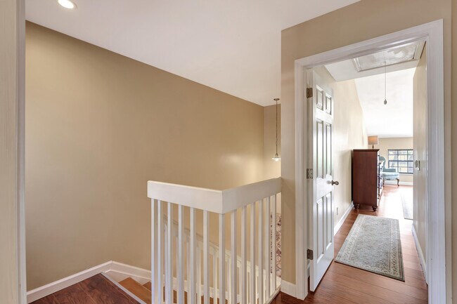 Building Photo - 2299 Treasure Isle Dr