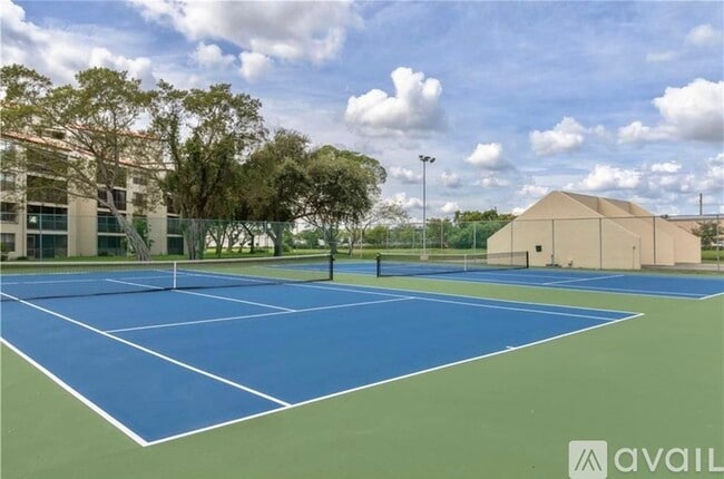 Building Photo - 2311 S Cypress Bend Dr