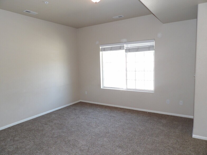 Building Photo - 3019 Shikra View