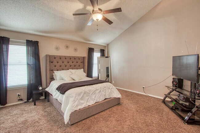 Building Photo - 12561 Paseo Alegre Dr