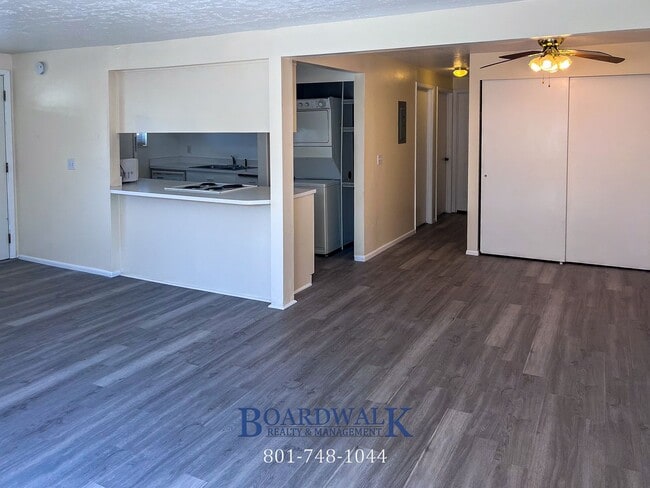 Building Photo - Two Bedroom With Great Amenities in Taylor...