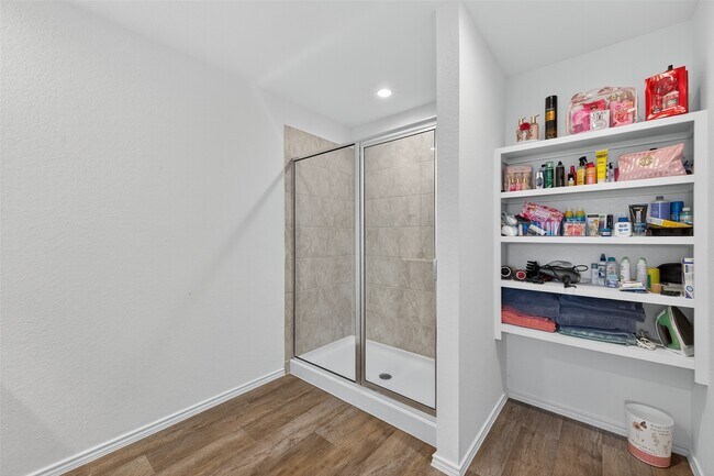 Building Photo - 7411 Canyon Chase Dr