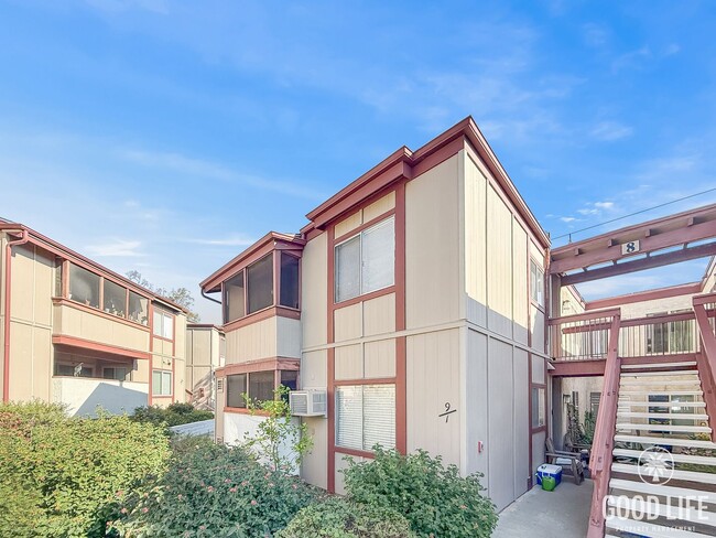 Building Photo - Great 2B/1.5BA Condo in Del Cerro for Rent!