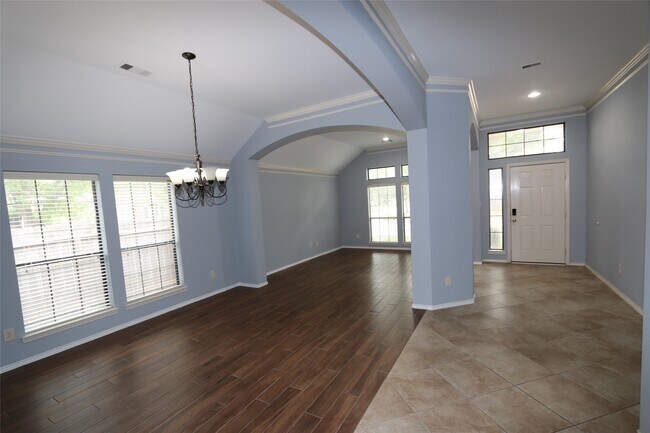 Building Photo - 11031 Anilu Dr