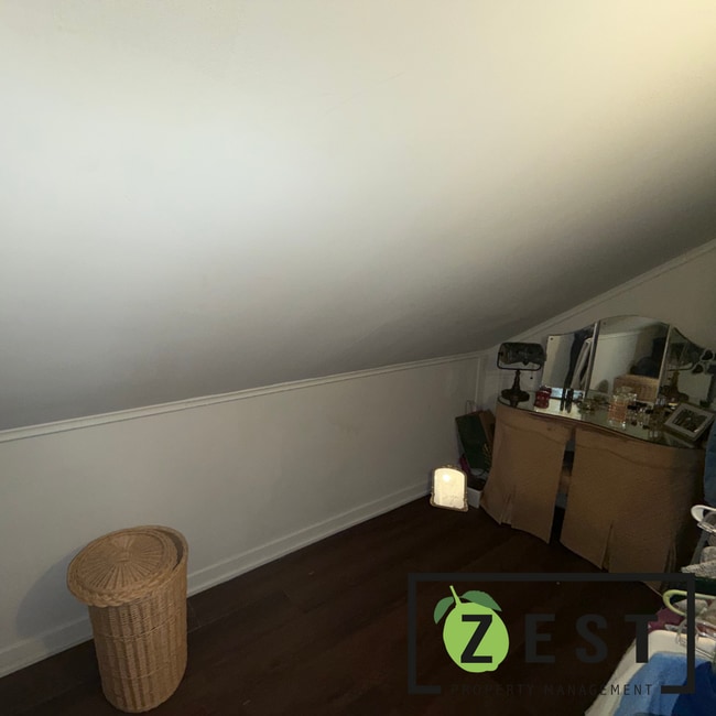 Building Photo - 5025 Somerset Ave