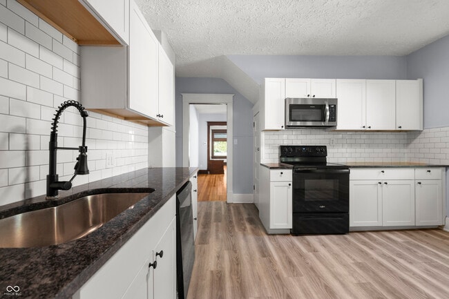 Building Photo - 2330 E 16th St