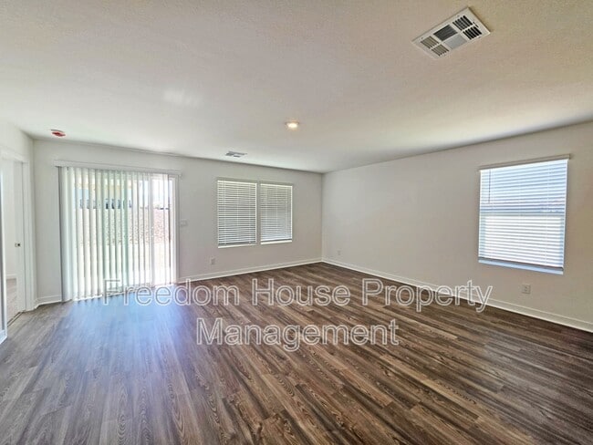 Building Photo - 660 Huyana Wind Dr