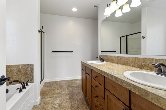 Building Photo - 10102 W Brownstone Dr