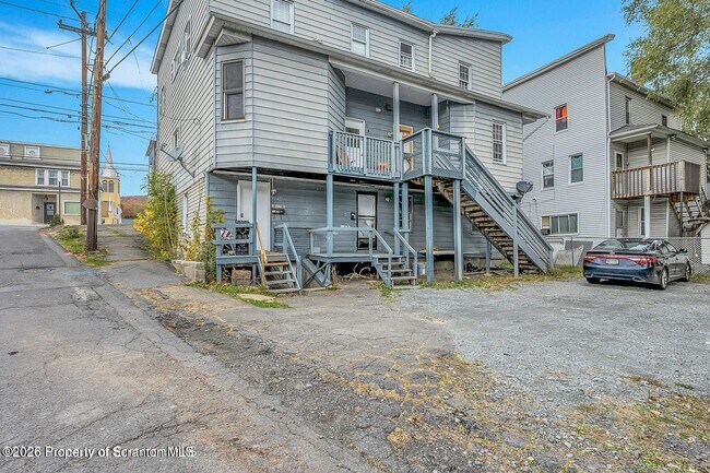 Building Photo - 1200 Main St