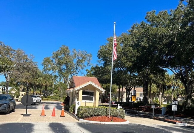 Building Photo - 3901 Medford Ct