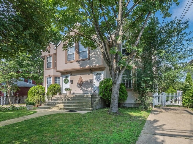 Building Photo - 30 A Hickory Rd