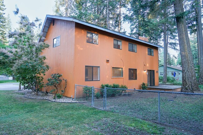 Building Photo - 4 Bedroom home tucked away in Hayden
