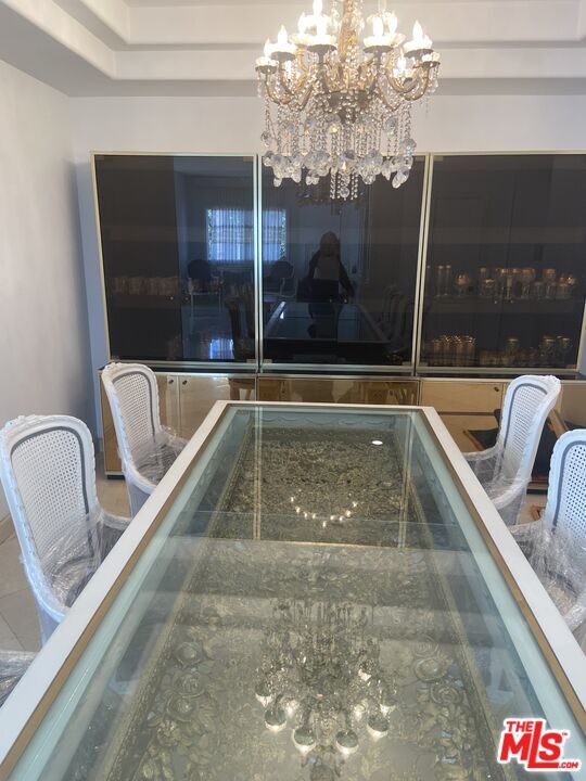 Building Photo - 435 Arnaz Dr