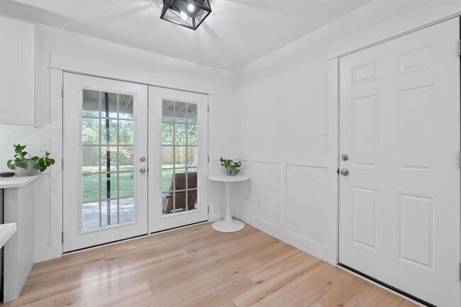 Building Photo - 5001 Dove Springs Dr