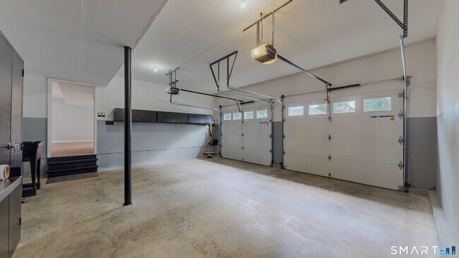 Building Photo - 16 Jameson St