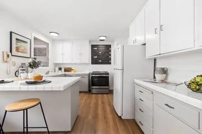 Building Photo - Charming 3bd/3bth Mid Century Home in Lark...
