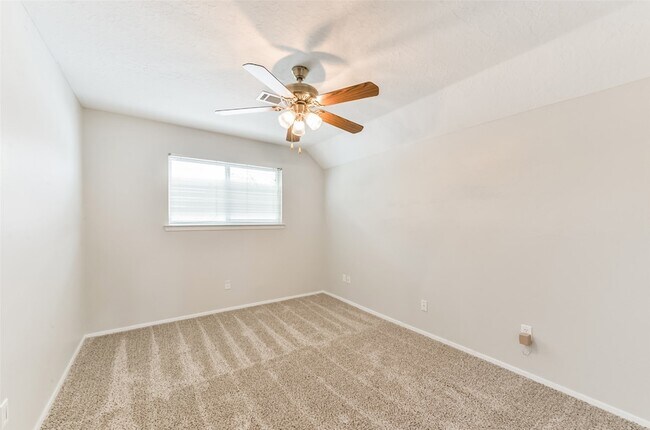Building Photo - 16606 Burlcreek St