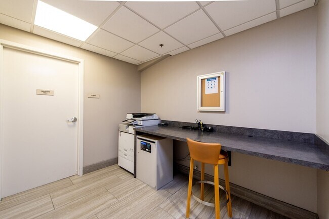 Building Photo - 415 Church St