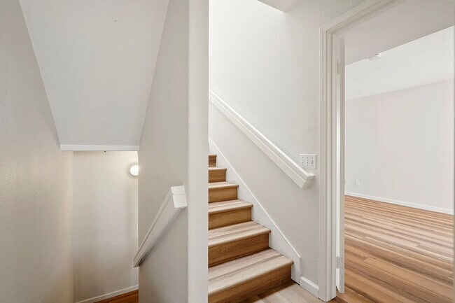 Building Photo - SD: Stunning 3BD/2.5BA Townhome in Imperial Beach with Ocean Views, Rooftop Patio & In-Unit Laundry