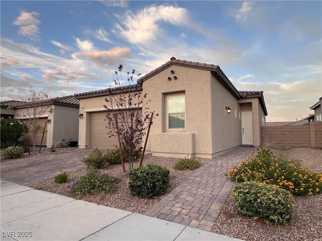 Building Photo - 4720 Beautify St