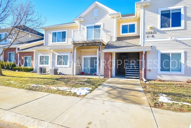 Primary Photo - 2 Bedroom 2 Bath Condo w/ Garage on the gr...