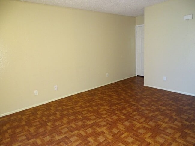 Building Photo - 300 Moursund Blvd