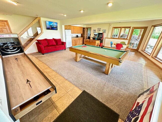 Building Photo - 222 Grouse Dr