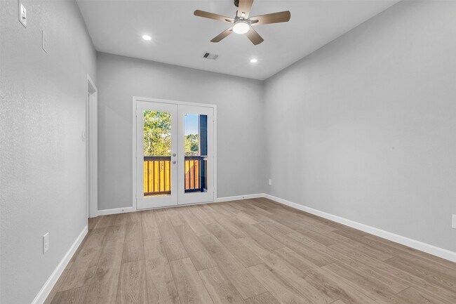 Building Photo - 4905 Paula St