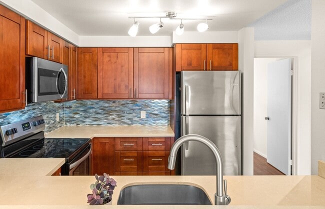 Building Photo - Furnished Condo at Kihei Shores, 2 Bed / 2...