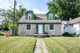 Building Photo - 1415 W Pruitt St