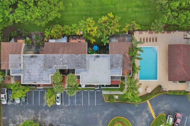 Building Photo - 10540 SW 154th Ct