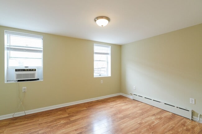 Building Photo - Passyunk Area great one bed with patio