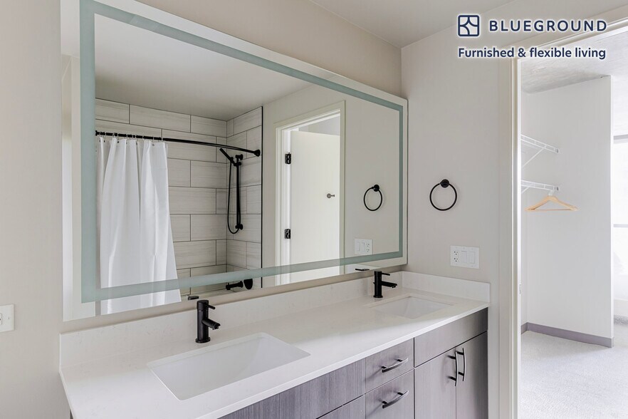 Building Photo - 180 N Ada St