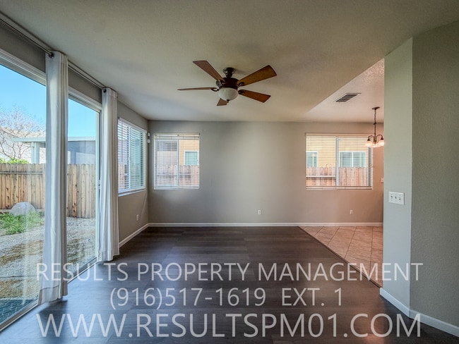 Building Photo - Lovely 4 Bedroom Home in Great Neighborhood