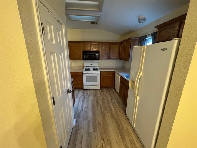 Building Photo - 1710 Chinati Mountain Trail