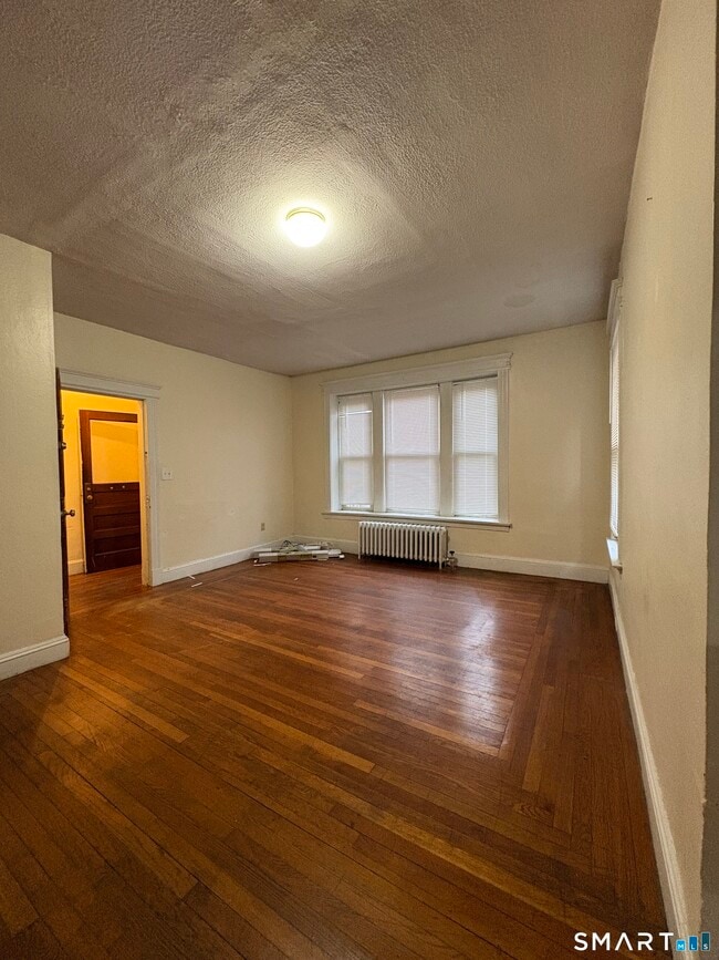 Building Photo - 787 Elm St