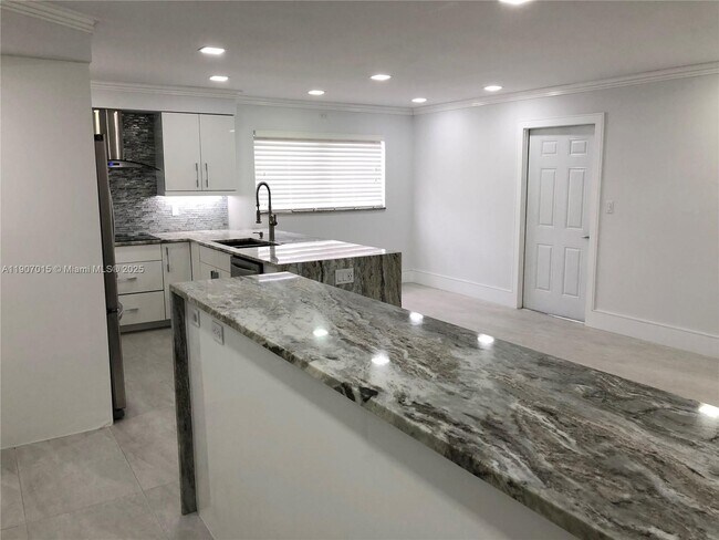 Building Photo - 710 N K St