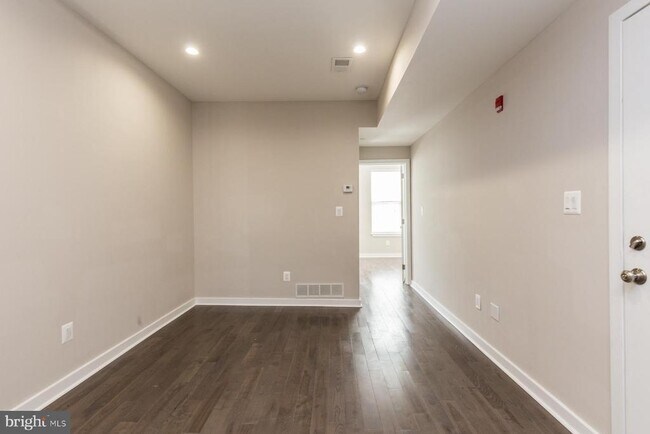 Building Photo - 237 S 45th St
