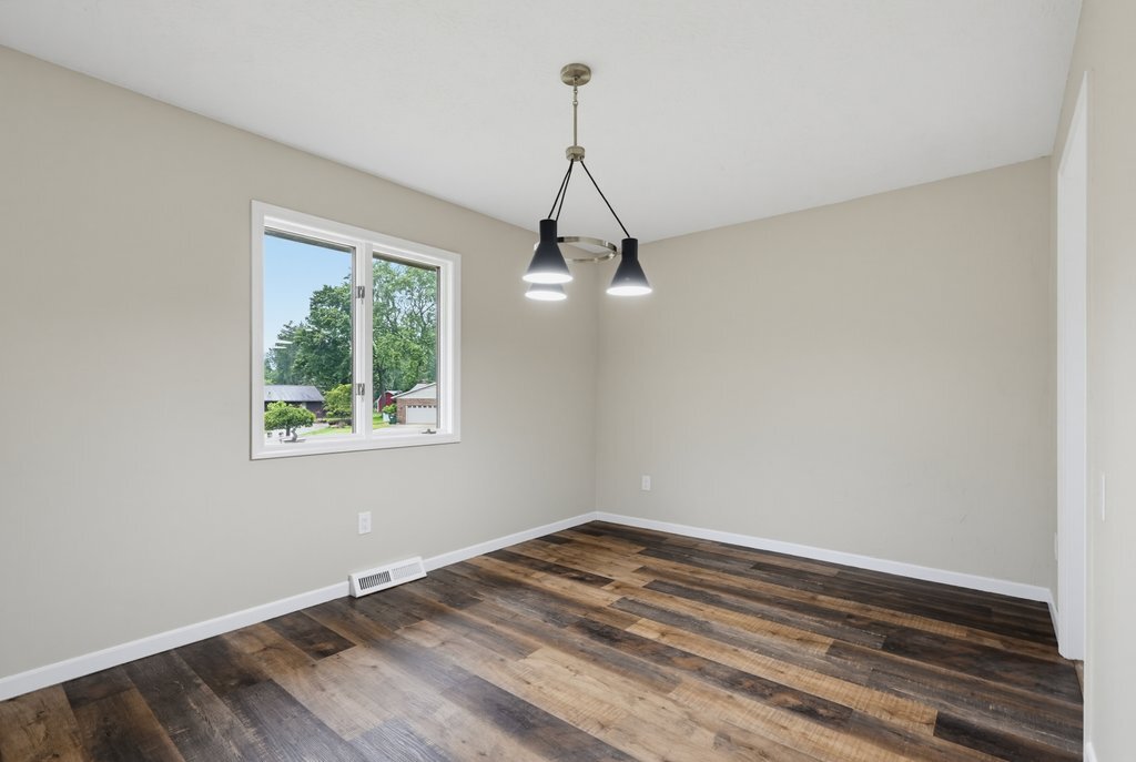 Building Photo - 5460 Echodell Ave NW