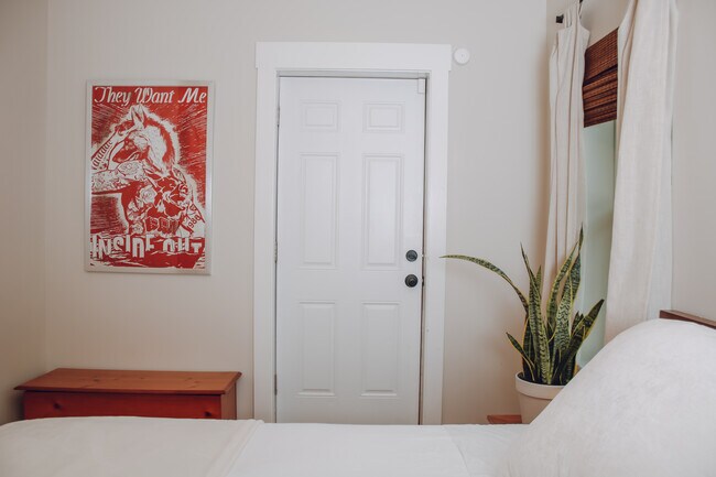 Building Photo - 103 Renwick St