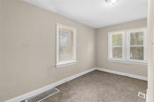 Building Photo - 10194 Imperial Dr