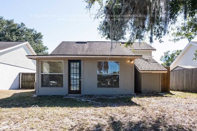 Building Photo - 13333 Laraway Dr