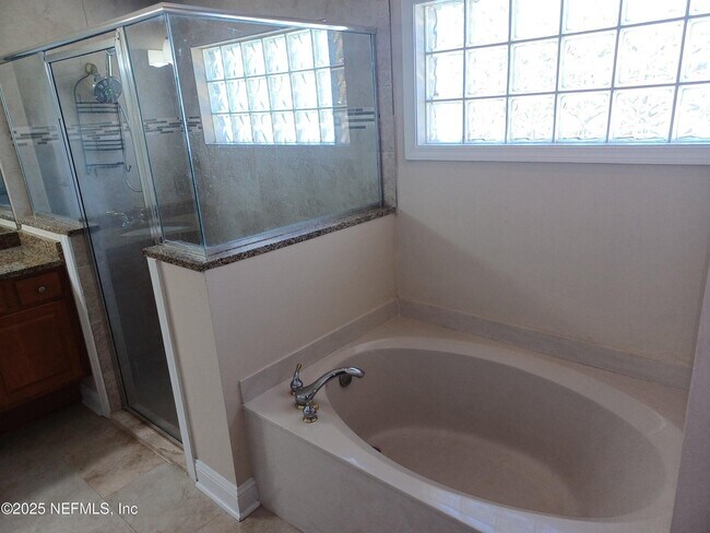 Building Photo - 4463 Ecton Ln E