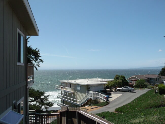 Building Photo - 39 Sunset Dr