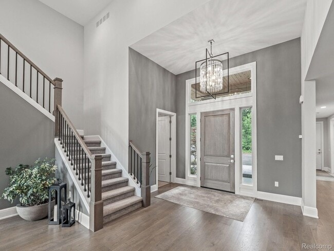 Building Photo - 3511 Lakecrest Dr
