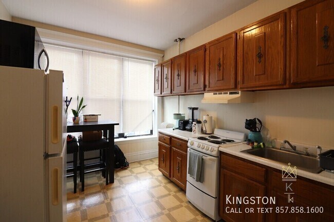 Building Photo - 1961 Commonwealth Ave