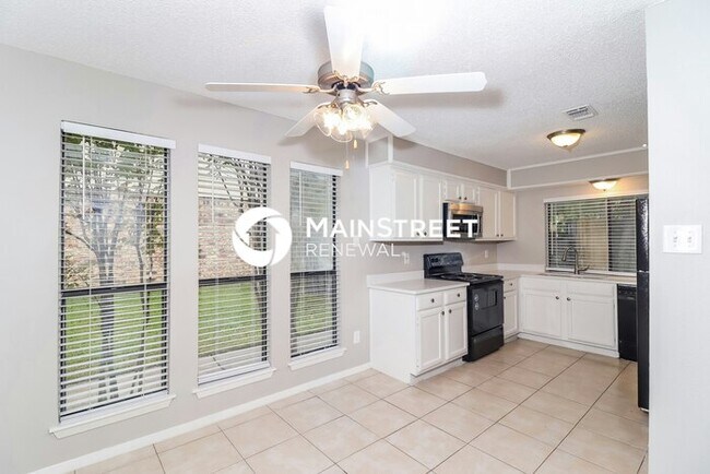Building Photo - 3 Bedroom Pet-Friendly Home in Flower Mound, TX with Main Street Renewal