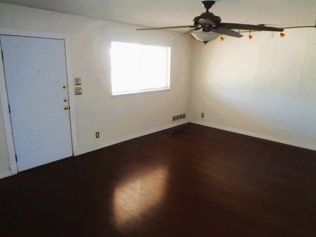 Building Photo - 5120 Antonio Ave